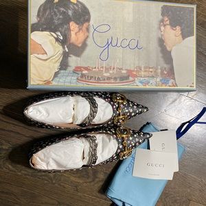 Gucci flats size 6.5 lightly worn excellent condition.